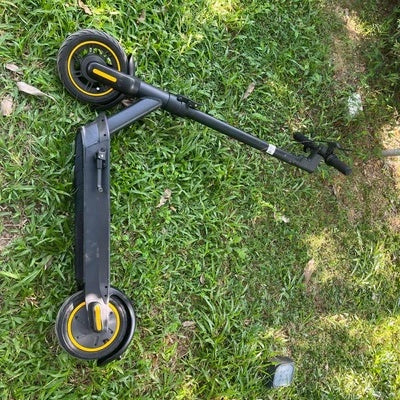 EMOKO HT-T4 Max 10" Folding Electric Scooter 350W Motor 36V 15Ah Battery With APP